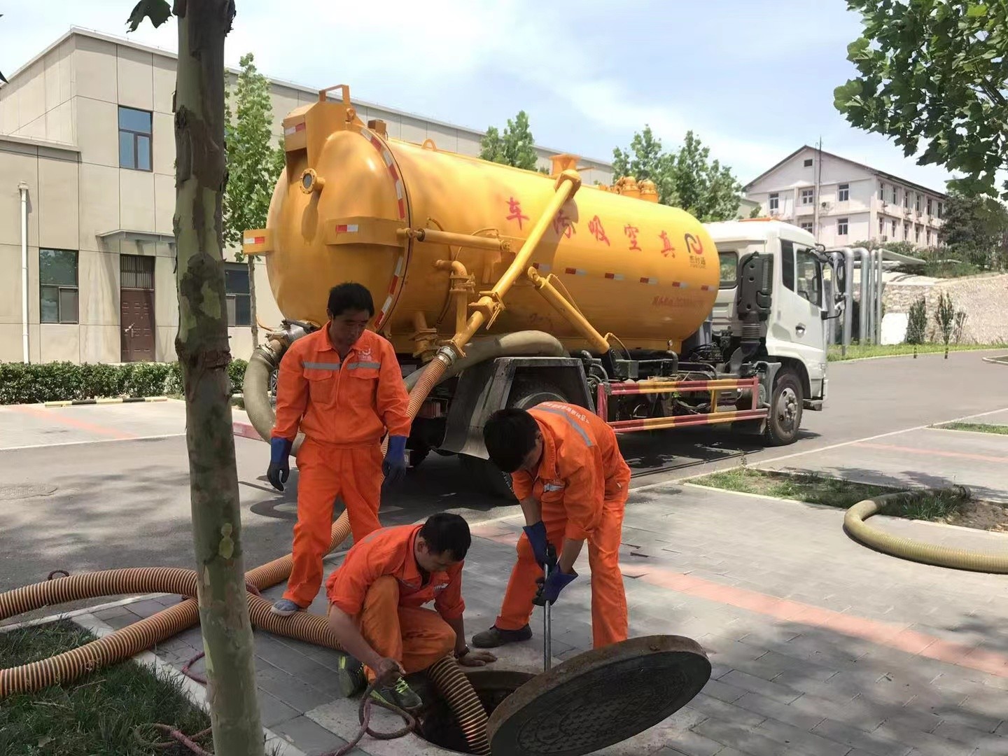 乳源化粪池清理与5-8吨吸粪车施工效率分析